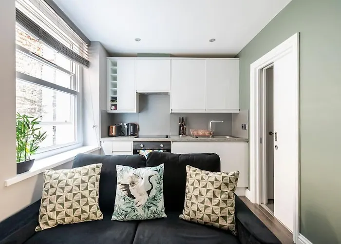 Beautiful Brighton Apartment, 5Min Walk To Beach