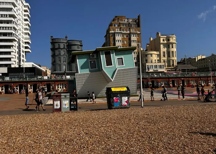 Beautiful Brighton Apartment, 5Min Walk To Beach