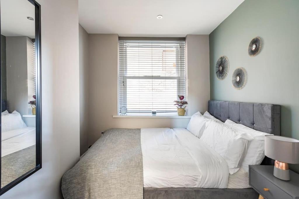 Beautiful Apartment, 5min Walk To * Brighton